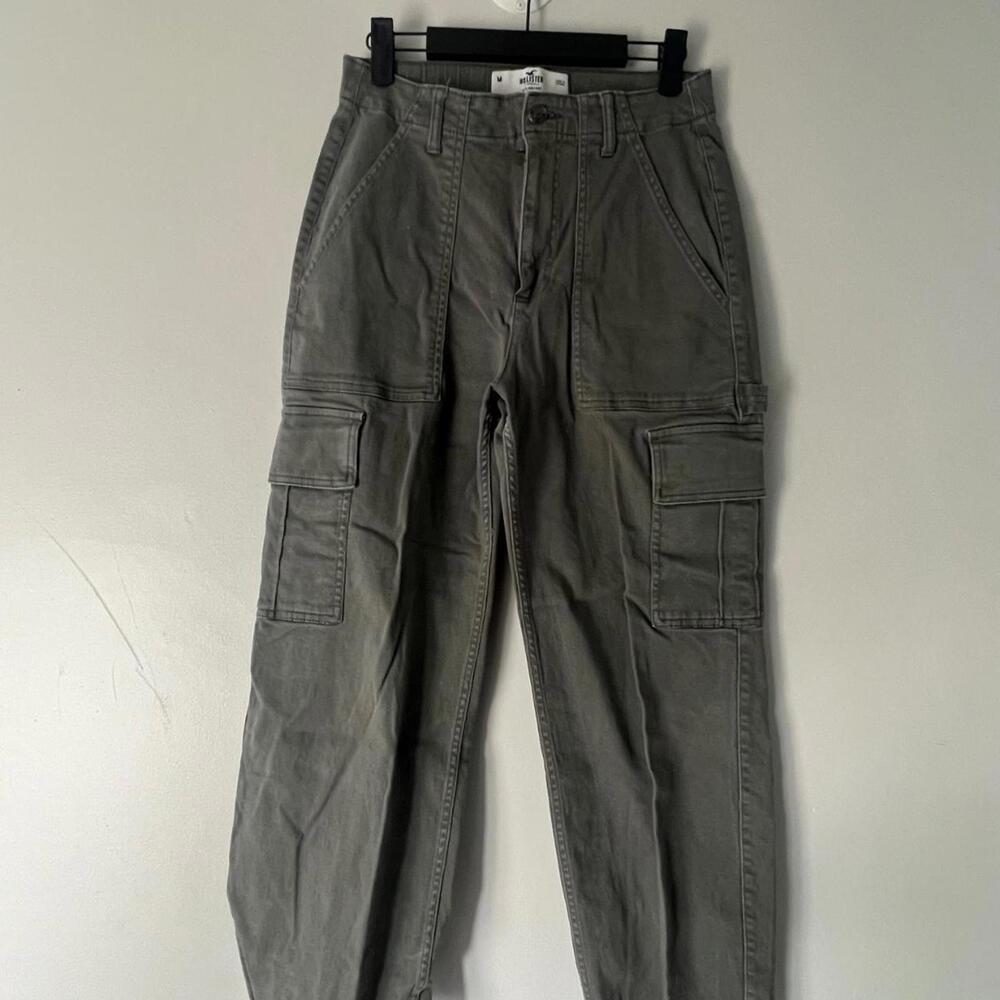 Hollister Women's Ultra High-Rise Cargo Pants - Olive Green, Size Medium